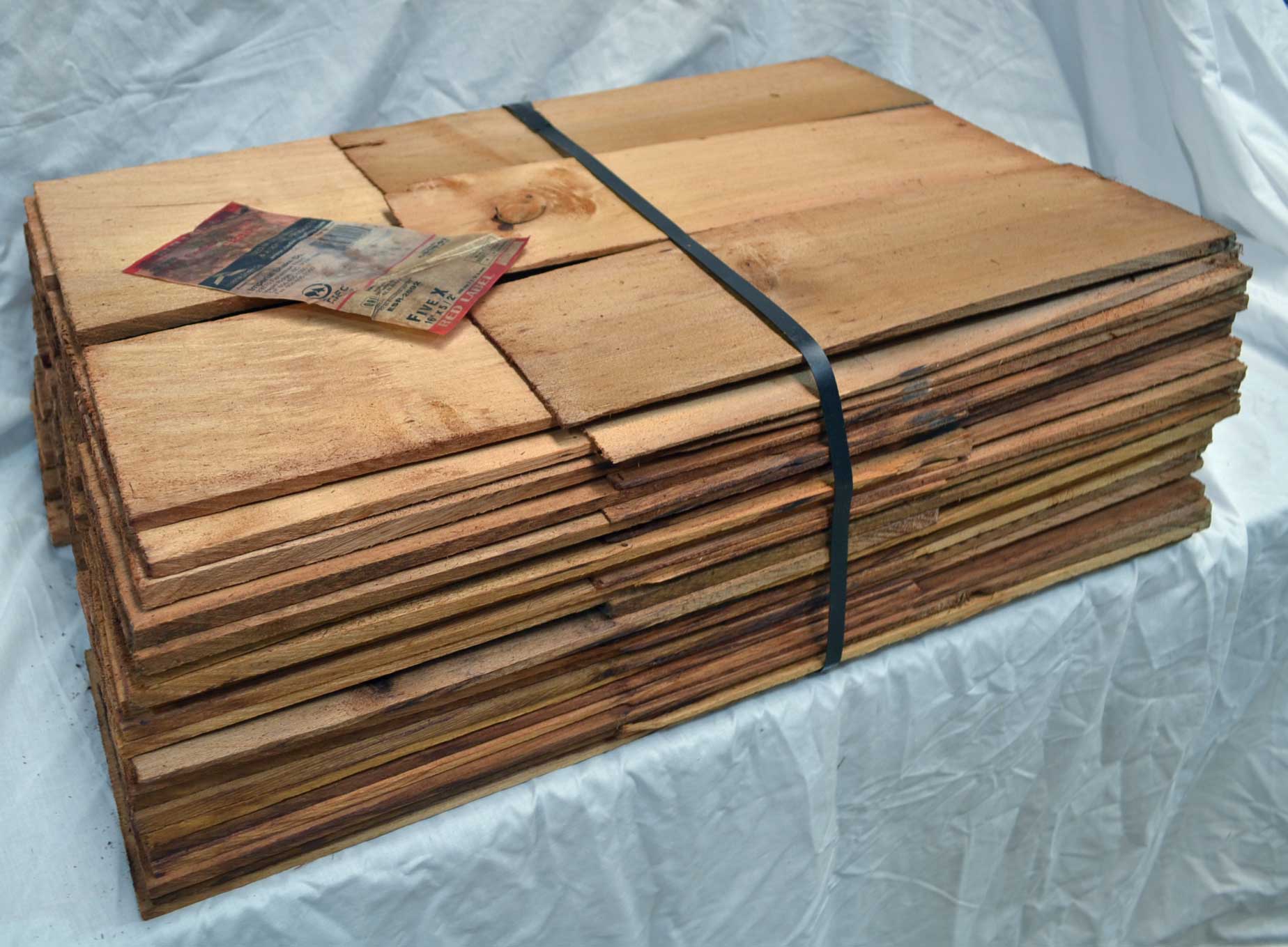 Western Red Cedar Shingles | Red Label Grade | Kiln Dried
